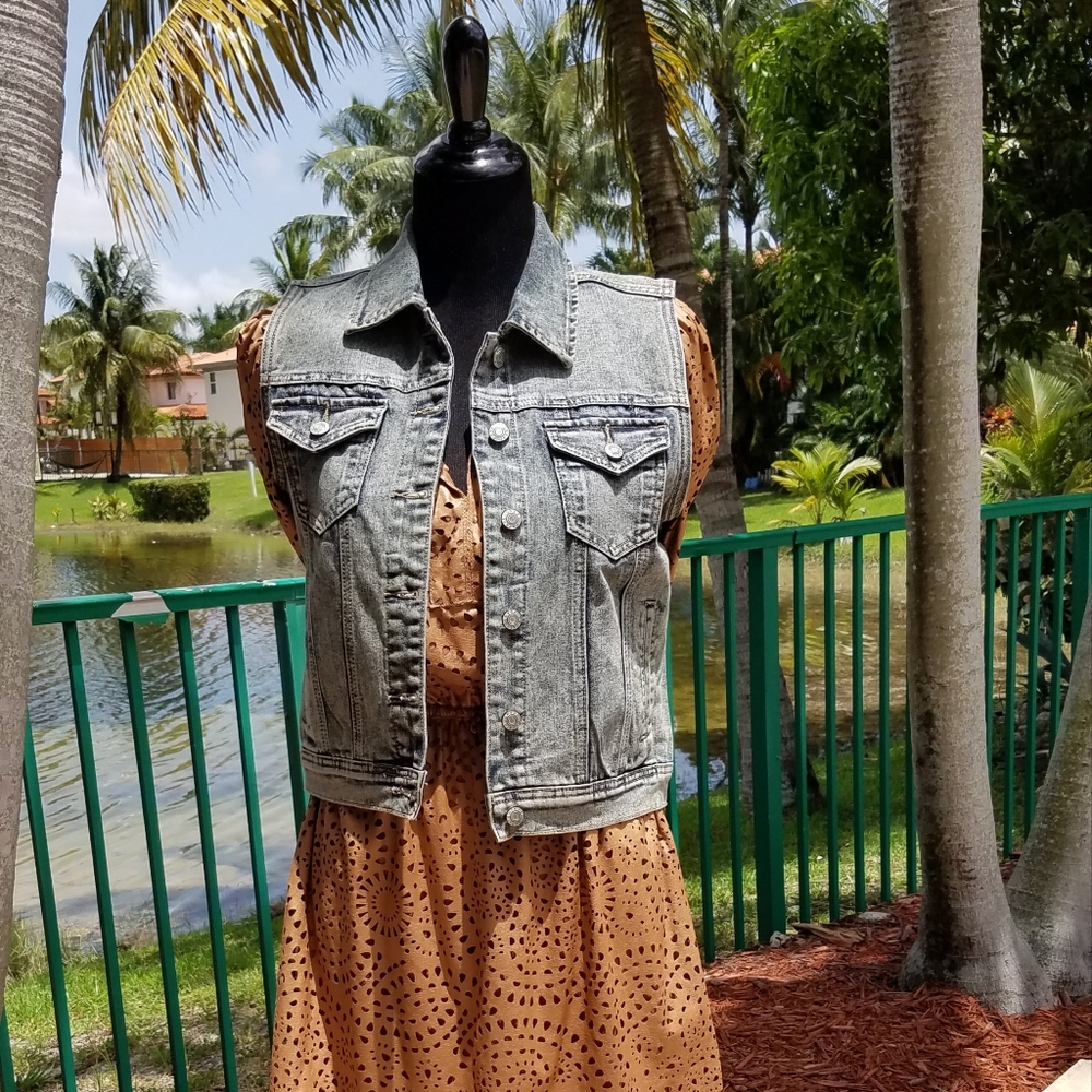 Jean Vest
